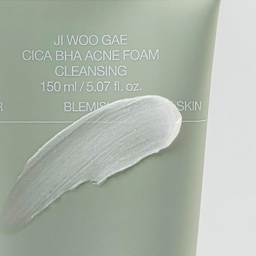 Очищающая пенка с BHA-кислотой и центеллой Celimax Ji Woo Gae Cica BHA Acne Foam Cleansing
