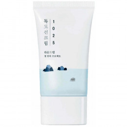 Солнцезащитный крем с морской водой Round Lab 1025 Dokdo Sunscreen SPF50+ PA++++