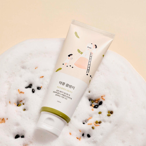 Питательная пенка-скраб для умывания с соей Round Lab Soybean Cleanser