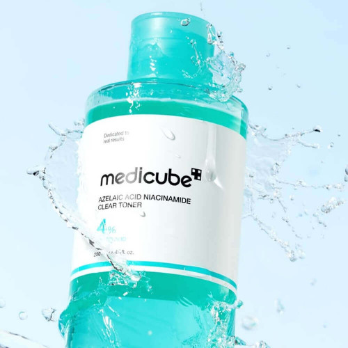 Очищающий тонер с 4% азелаиновой кислоты medicube Azelaic Acid Niacinamide Clear Toner