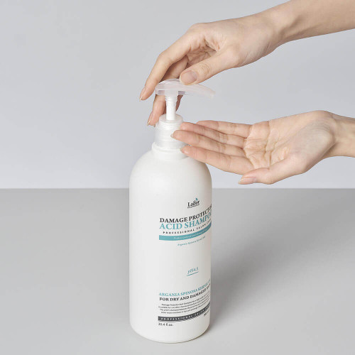 Защитный шампунь для поврежденных волос Lador Damaged Protector Acid Shampoo 900 ml